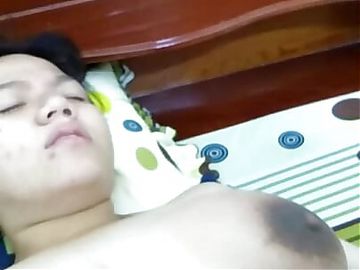 Fucking a Vietnamese Teen Girl with a Big Pussy Full of Pure White Juice