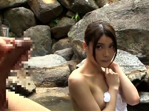 Amateur japanisches babe fickt und saugt nach Sperma